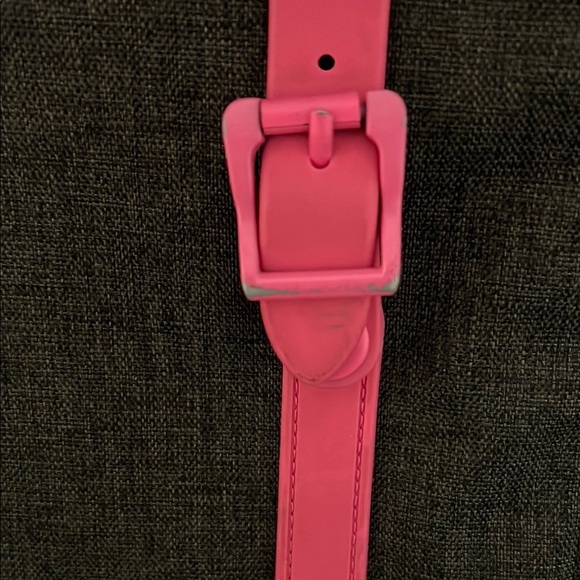 Herschel Supply Company Gray and Pink Bags with Modern Design - Picture 4 of 13